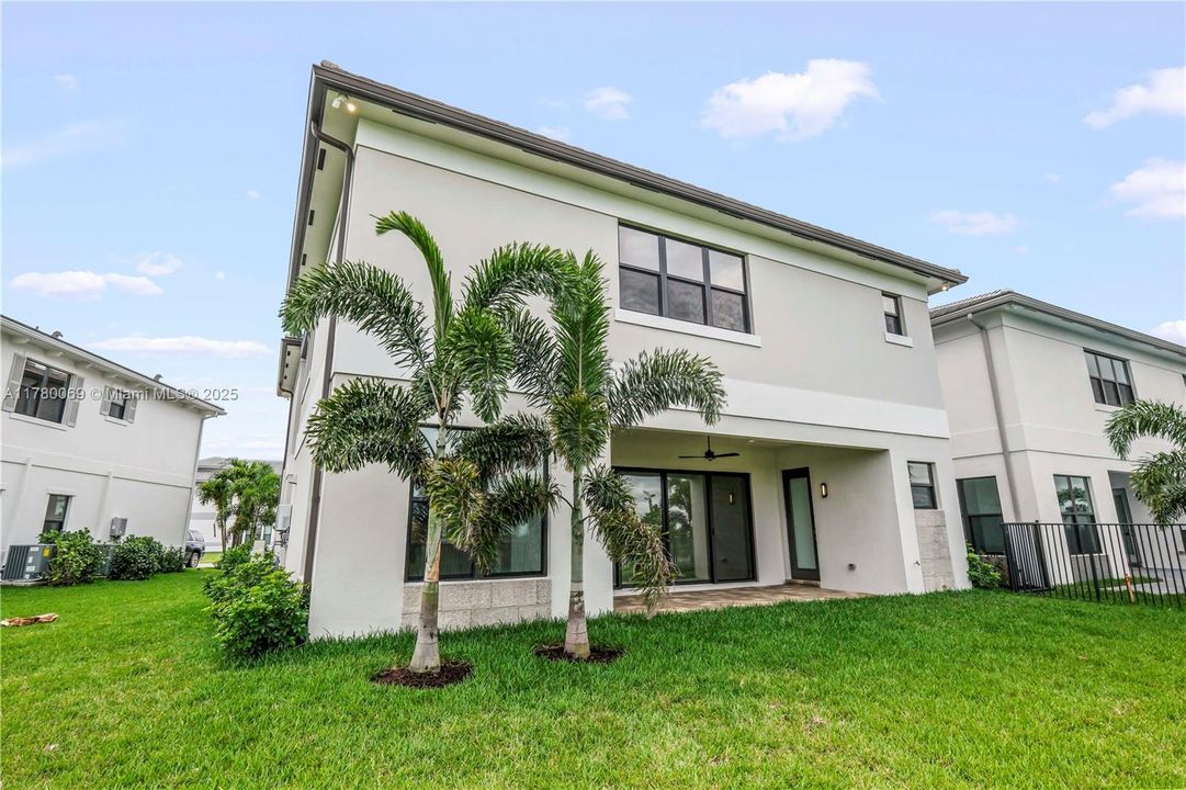 Recientemente alquilado: $6,900 (5 camas, 7 baños, 4267 Pies cuadrados)