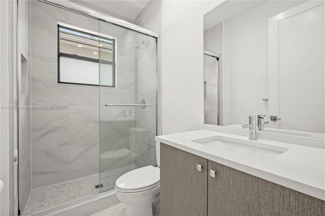 Recientemente alquilado: $6,900 (5 camas, 7 baños, 4267 Pies cuadrados)