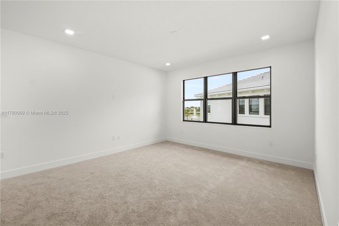 Recientemente alquilado: $6,900 (5 camas, 7 baños, 4267 Pies cuadrados)