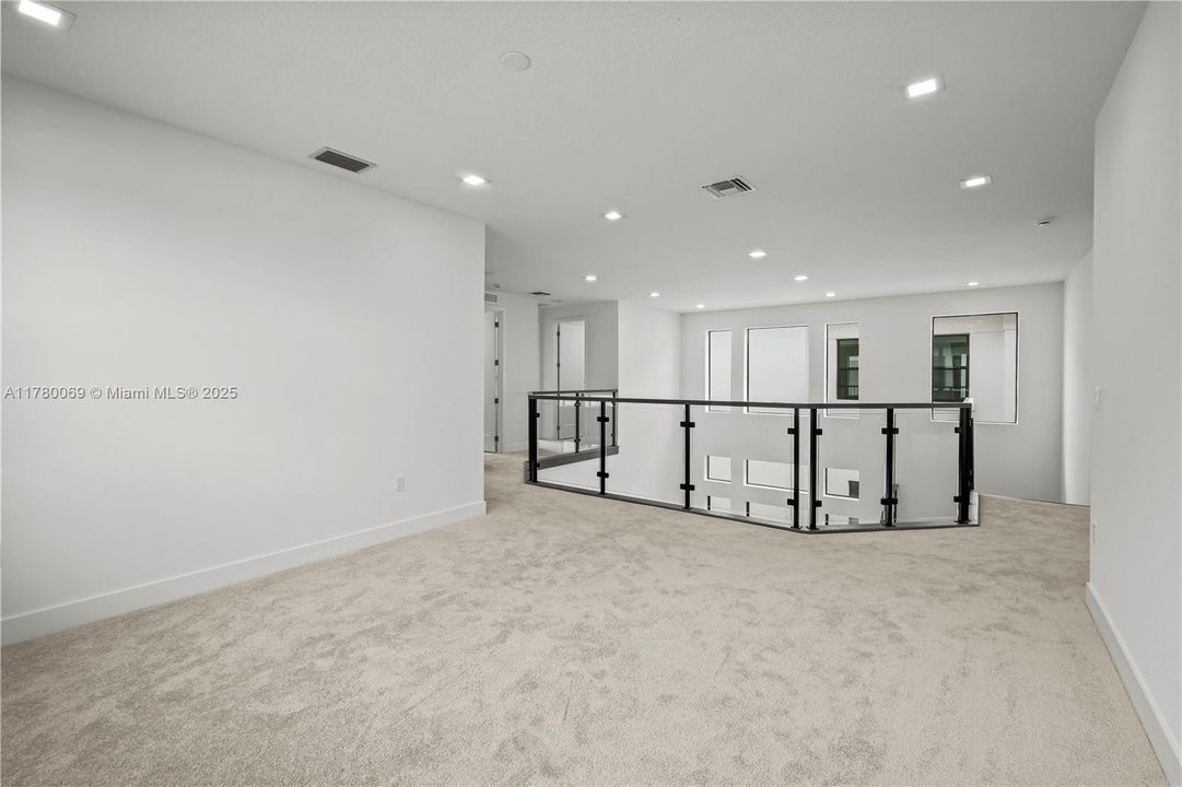 Recientemente alquilado: $6,900 (5 camas, 7 baños, 4267 Pies cuadrados)