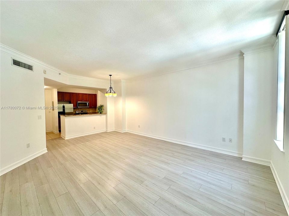 Vendido Recientemente: $315,000 (1 camas, 1 baños, 836 Pies cuadrados)