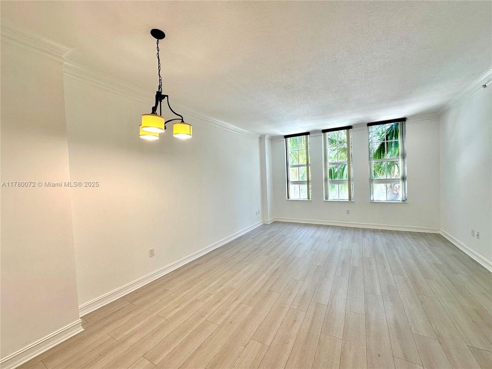 Vendido Recientemente: $315,000 (1 camas, 1 baños, 836 Pies cuadrados)