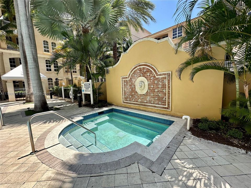 Vendido Recientemente: $315,000 (1 camas, 1 baños, 836 Pies cuadrados)