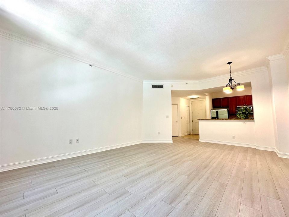 Vendido Recientemente: $315,000 (1 camas, 1 baños, 836 Pies cuadrados)