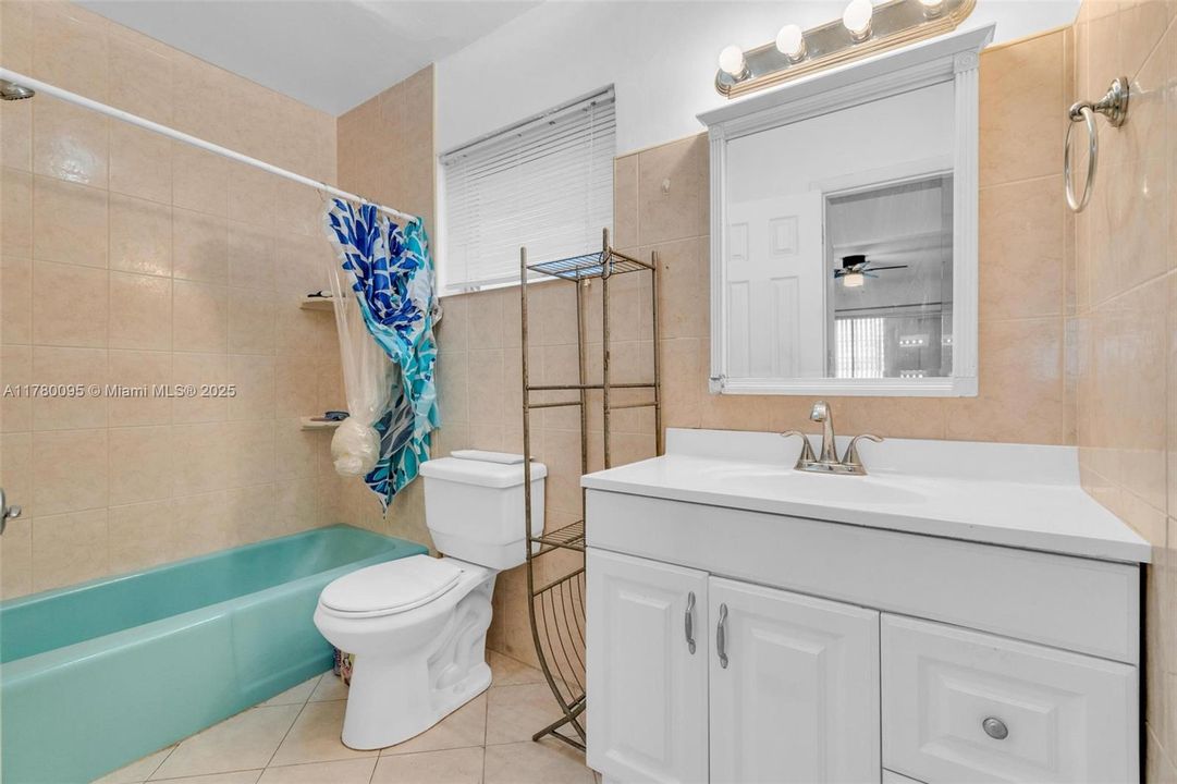 Недавно продано: $115,000 (1 спален, 1 ванн, 703 Квадратных фут)