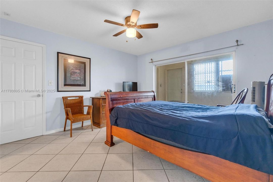 Недавно продано: $115,000 (1 спален, 1 ванн, 703 Квадратных фут)