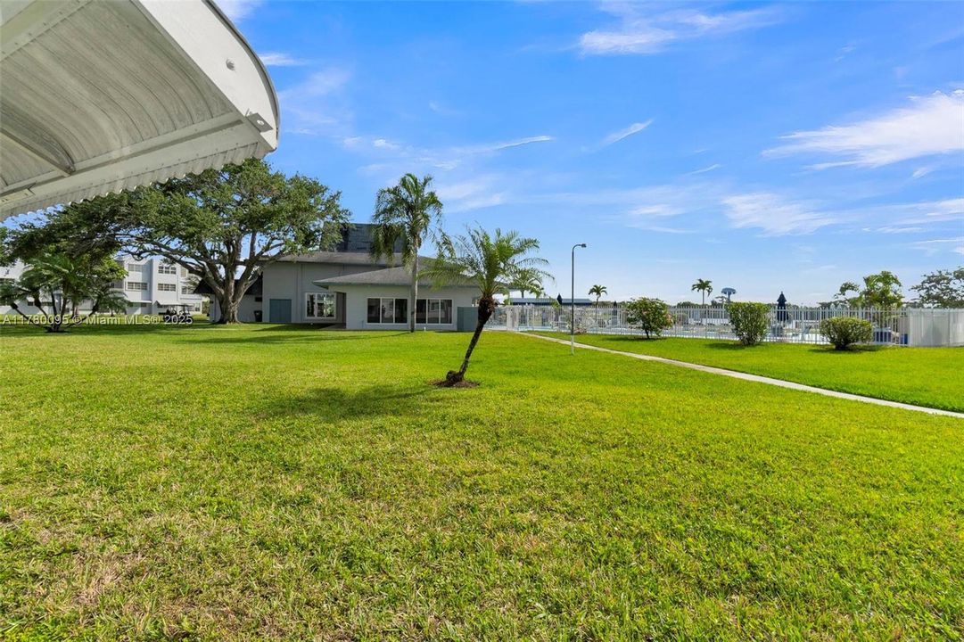 Недавно продано: $115,000 (1 спален, 1 ванн, 703 Квадратных фут)