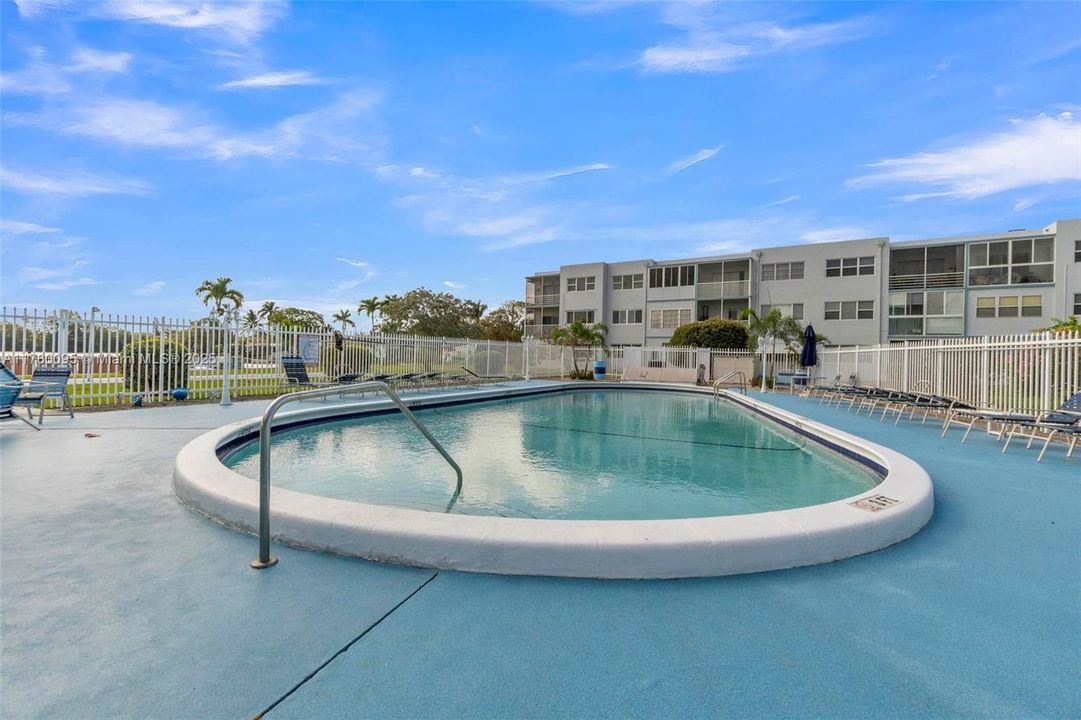 Недавно продано: $115,000 (1 спален, 1 ванн, 703 Квадратных фут)