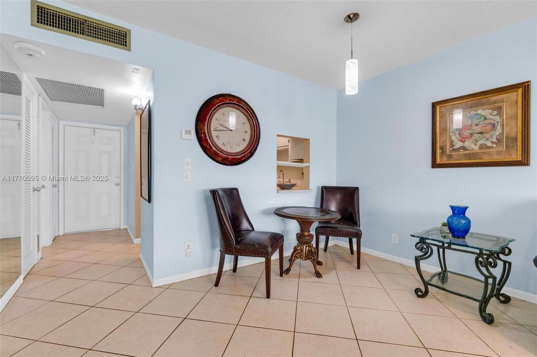 Недавно продано: $115,000 (1 спален, 1 ванн, 703 Квадратных фут)