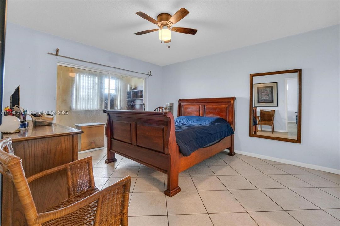 Недавно продано: $115,000 (1 спален, 1 ванн, 703 Квадратных фут)