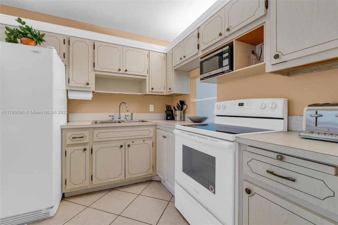 Недавно продано: $115,000 (1 спален, 1 ванн, 703 Квадратных фут)