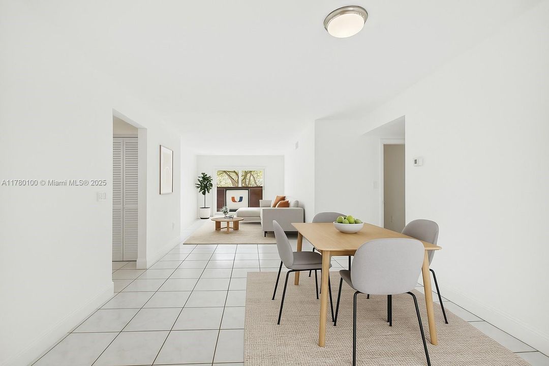 Vendido Recientemente: $379,000 (2 camas, 2 baños, 1182 Pies cuadrados)