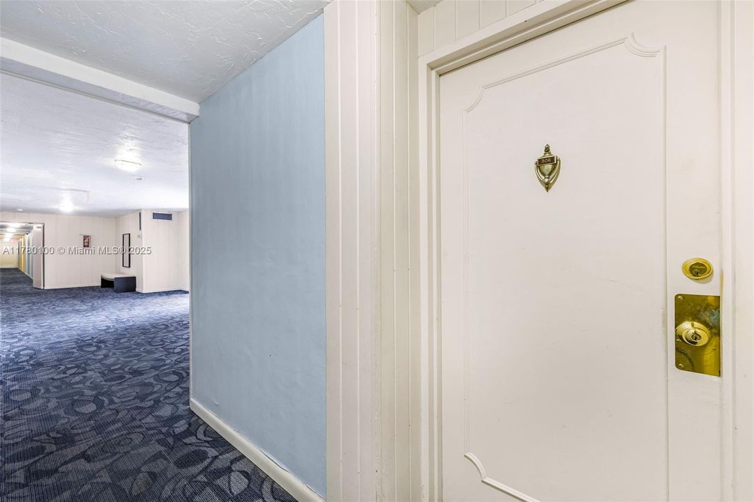 Vendido Recientemente: $379,000 (2 camas, 2 baños, 1182 Pies cuadrados)