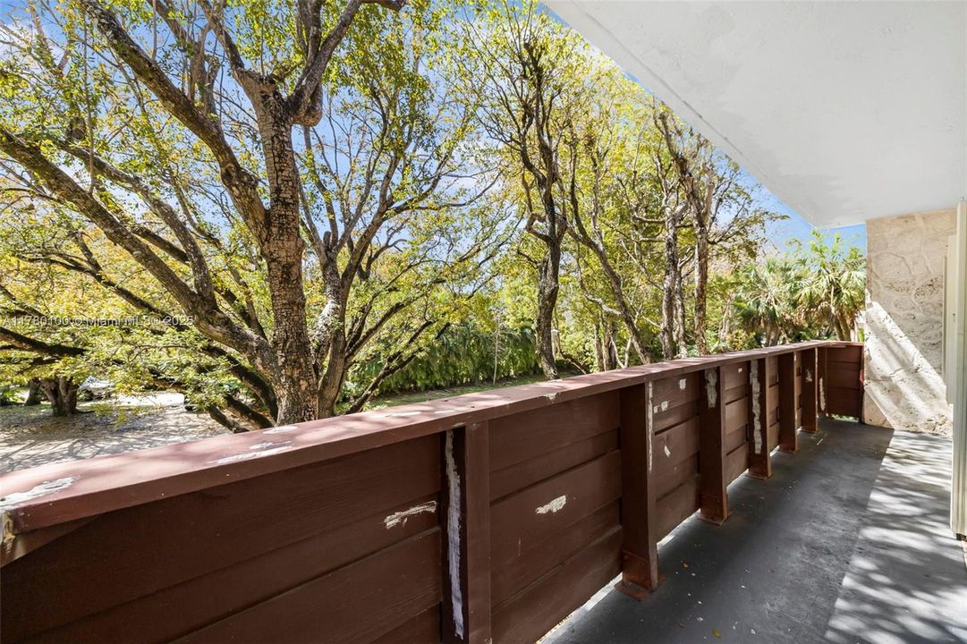 Vendido Recientemente: $379,000 (2 camas, 2 baños, 1182 Pies cuadrados)