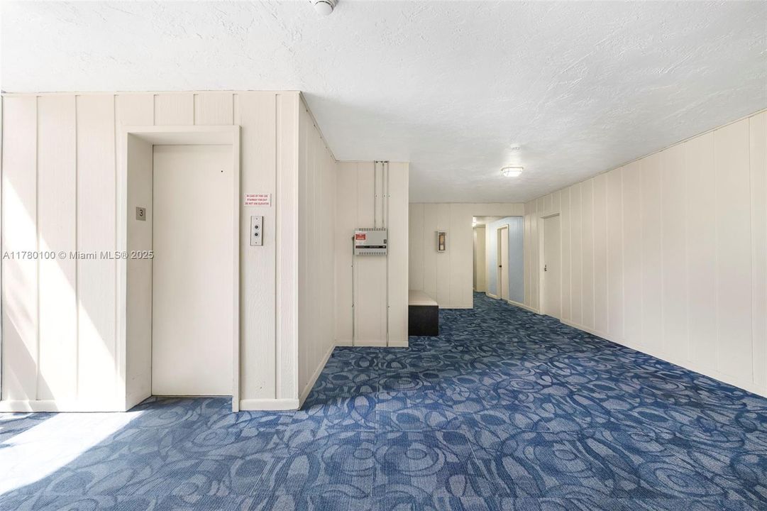 Vendido Recientemente: $379,000 (2 camas, 2 baños, 1182 Pies cuadrados)