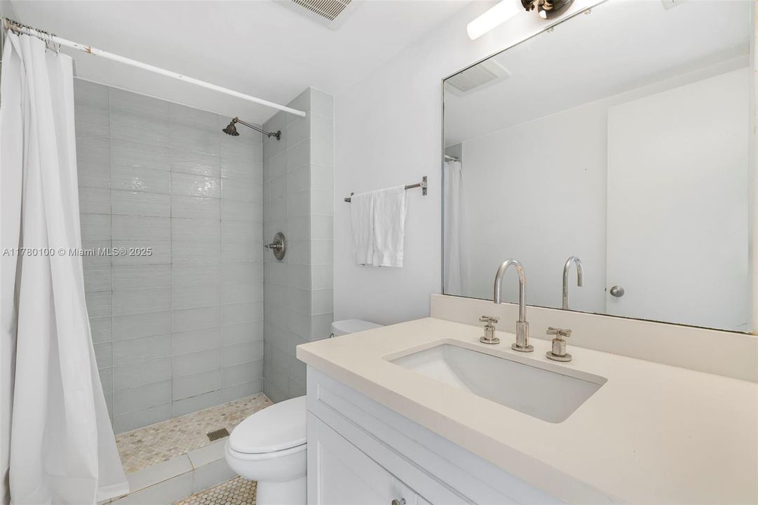 Vendido Recientemente: $379,000 (2 camas, 2 baños, 1182 Pies cuadrados)