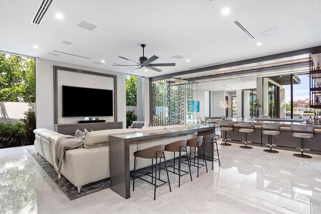 372_Alexander_Palm_Road_43