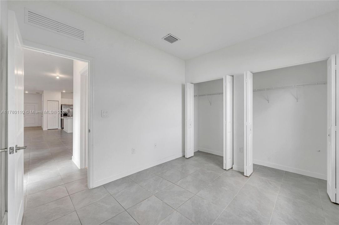 Recently Rented: $4,300 (5 beds, 3 baths, 2233 Square Feet)