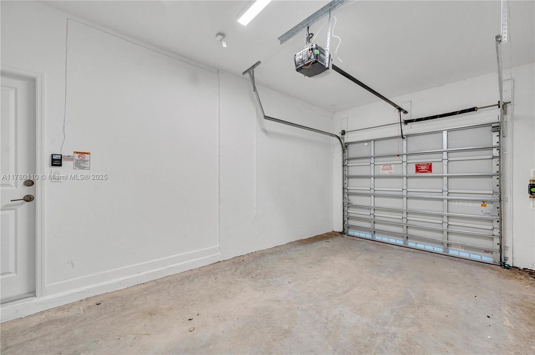 Recently Rented: $4,300 (5 beds, 3 baths, 2233 Square Feet)