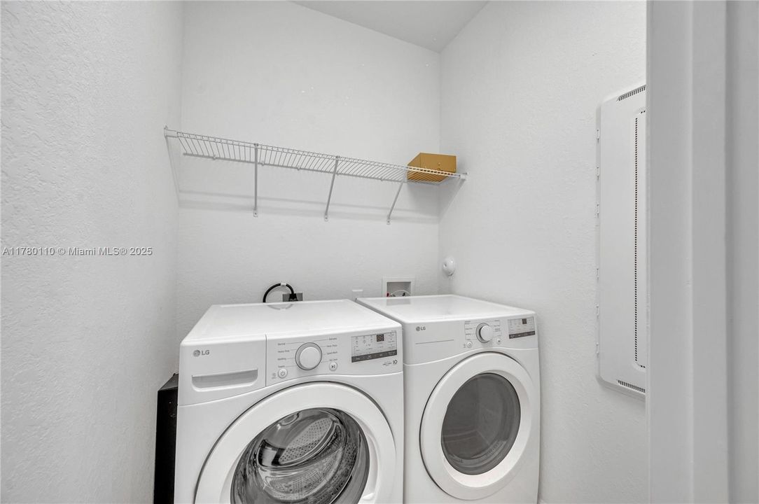 Recently Rented: $4,300 (5 beds, 3 baths, 2233 Square Feet)