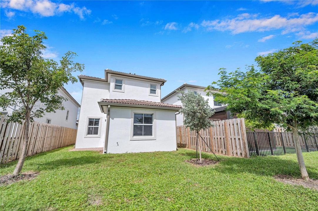 Recently Rented: $4,300 (5 beds, 3 baths, 2233 Square Feet)