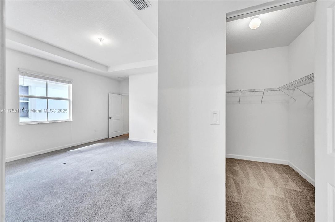 Recently Rented: $4,300 (5 beds, 3 baths, 2233 Square Feet)