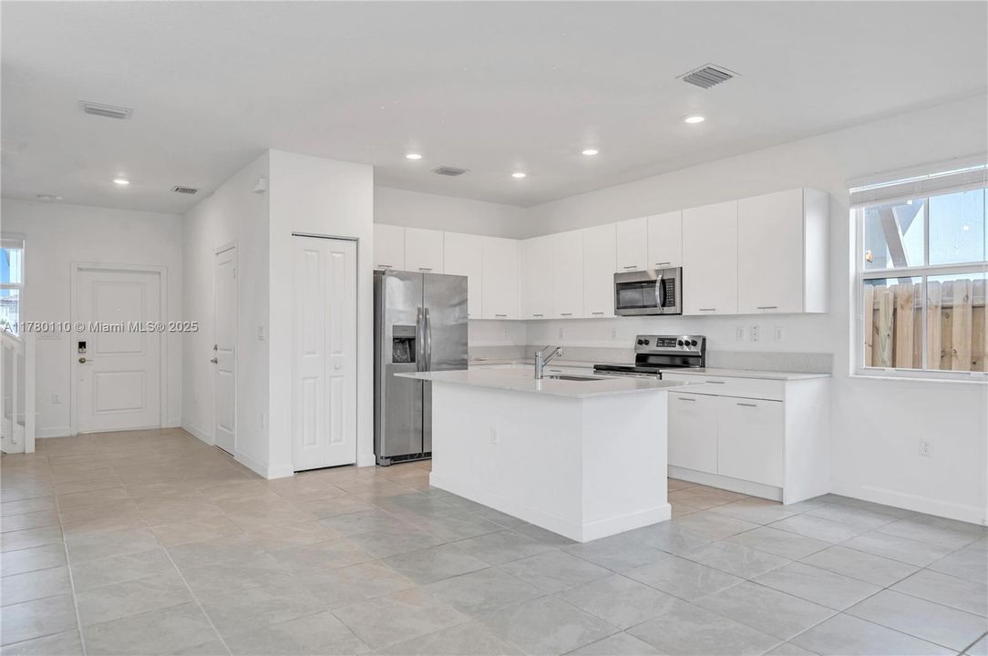 Recently Rented: $4,300 (5 beds, 3 baths, 2233 Square Feet)