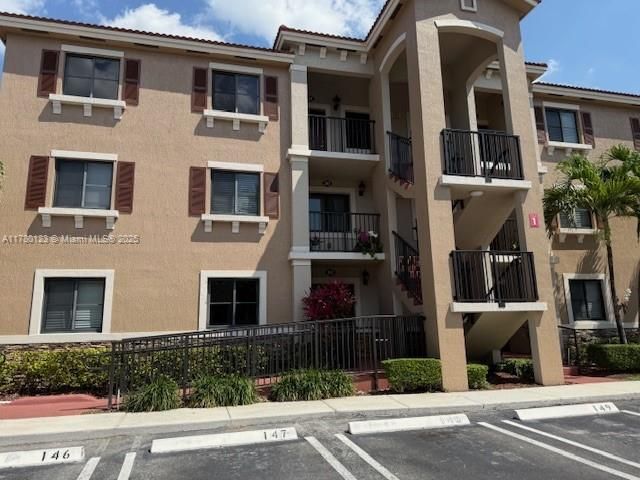 Недавно продано: $275,000 (2 спален, 2 ванн, 809 Квадратных фут)