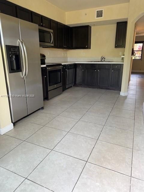 Недавно продано: $275,000 (2 спален, 2 ванн, 809 Квадратных фут)