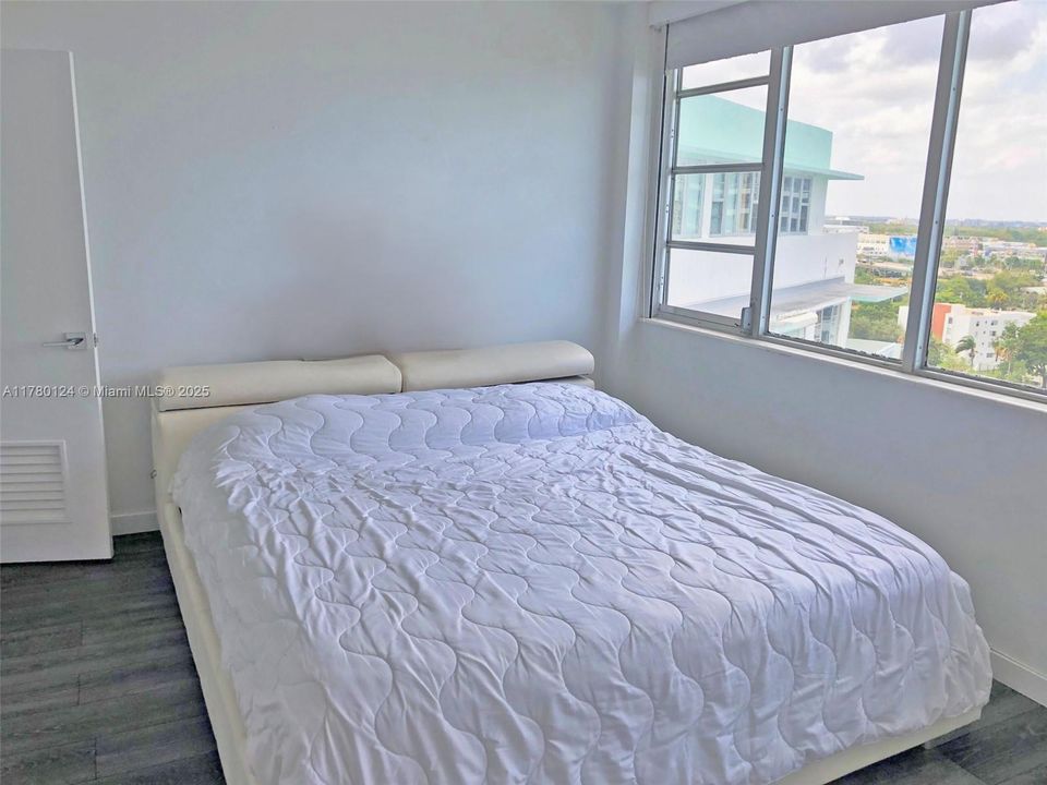 Recently Rented: $2,475 (1 beds, 1 baths, 782 Square Feet)