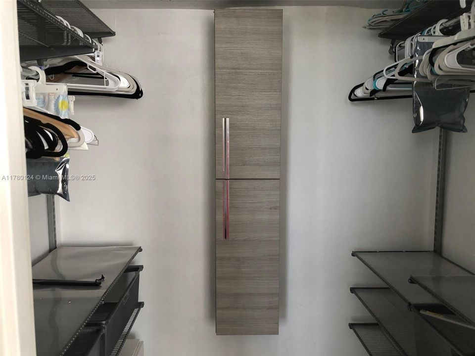 Recently Rented: $2,475 (1 beds, 1 baths, 782 Square Feet)