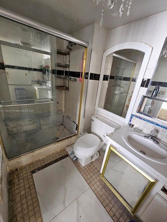 Vendido Recientemente: $179,900 (2 camas, 2 baños, 1251 Pies cuadrados)