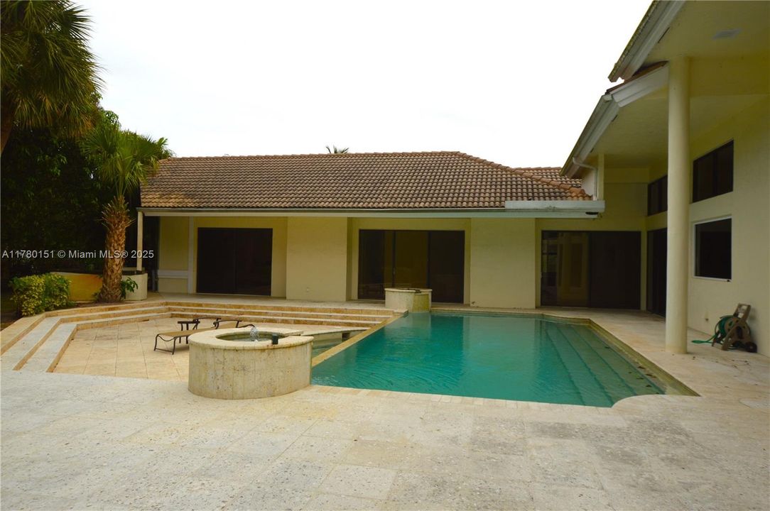 Недавно продано: $1,350,000 (4 спален, 3 ванн, 3074 Квадратных фут)