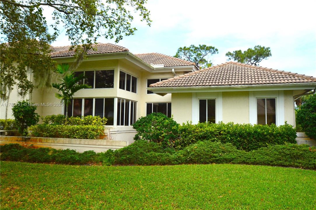 Недавно продано: $1,350,000 (4 спален, 3 ванн, 3074 Квадратных фут)