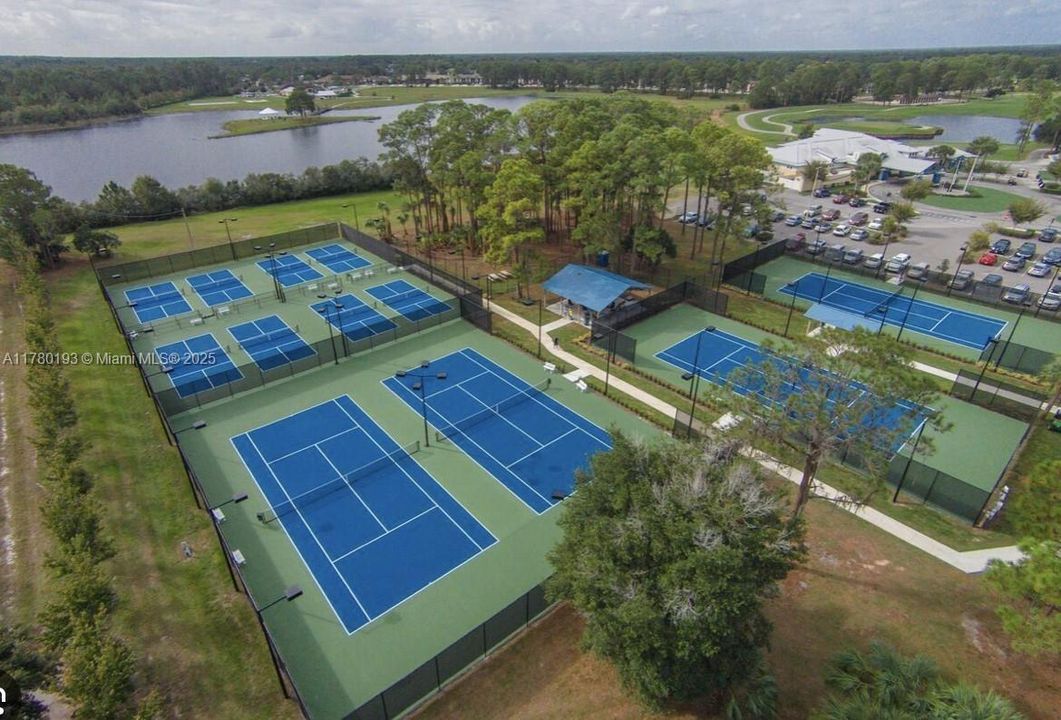 En Venta: $11,900 (0.23 acres)