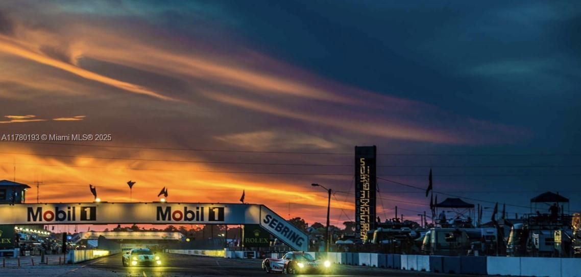 En Venta: $11,900 (0.23 acres)