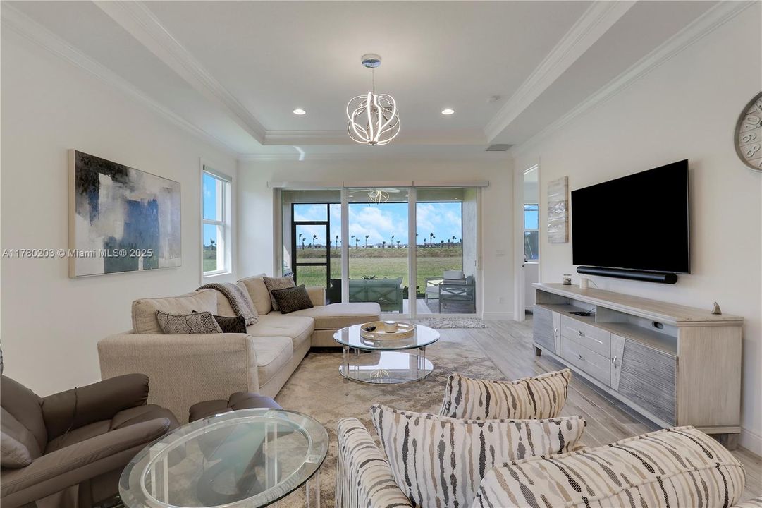 最近售出: $369,999 (2 贝兹, 2 浴室, 1620 平方英尺)