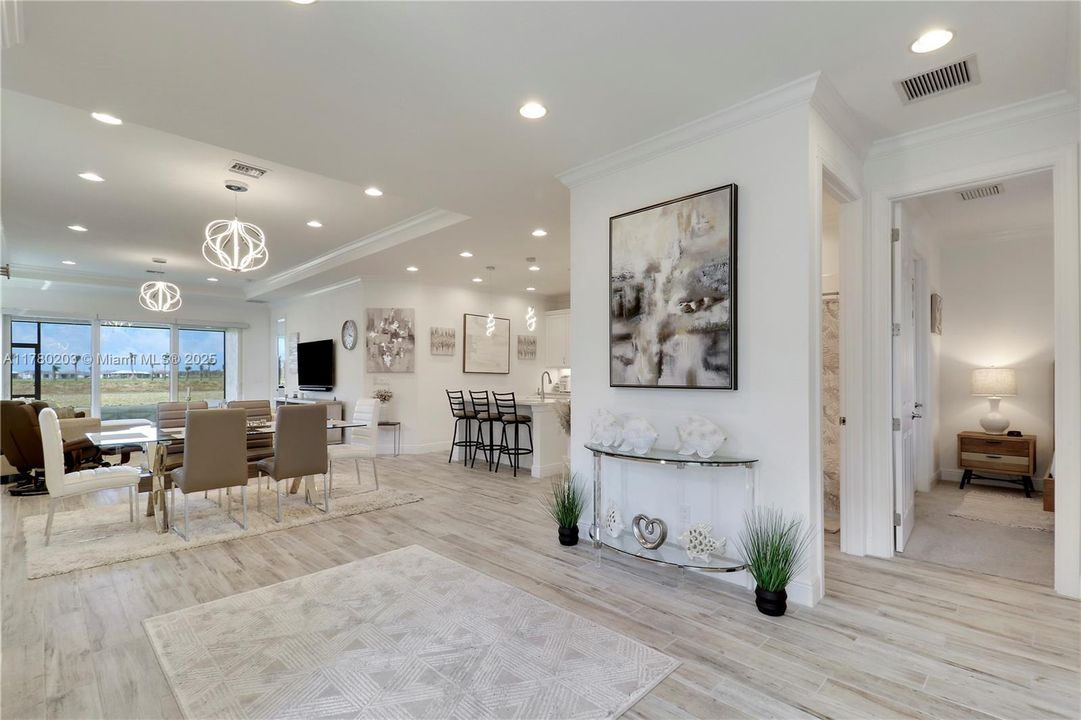 最近售出: $369,999 (2 贝兹, 2 浴室, 1620 平方英尺)