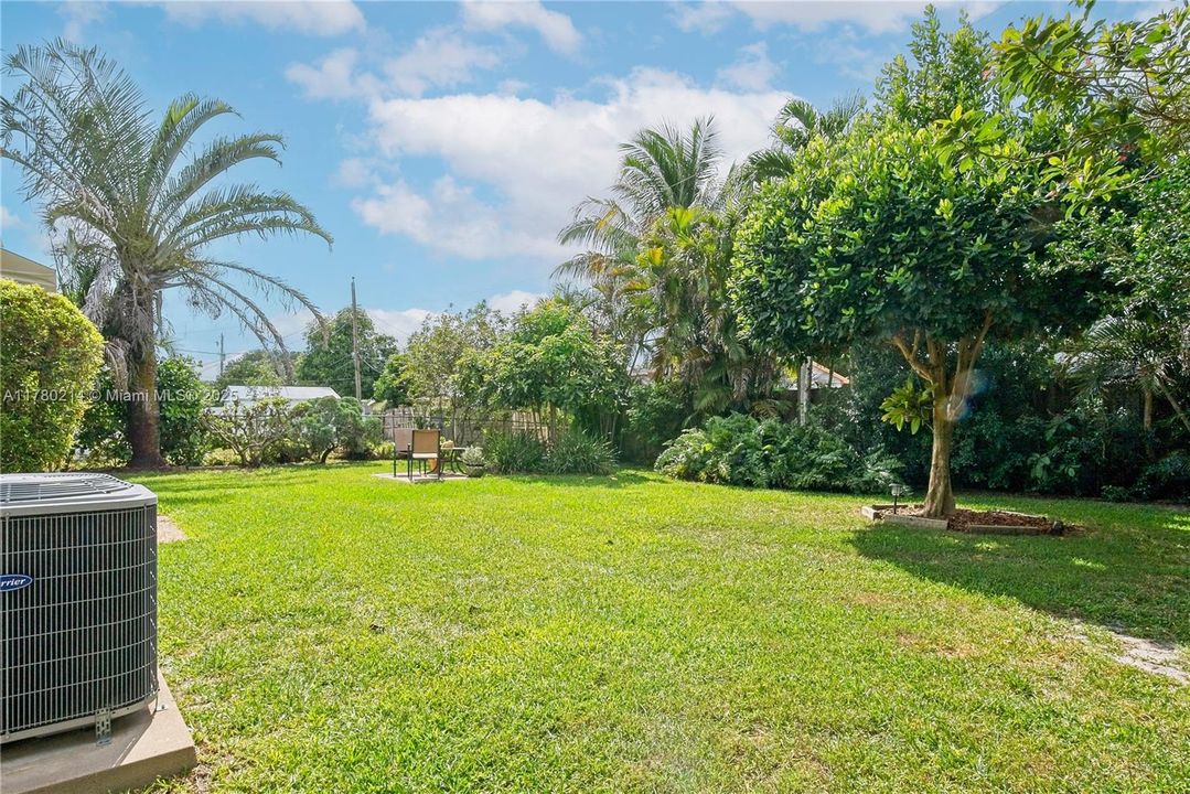 Недавно продано: $430,000 (2 спален, 1 ванн, 1066 Квадратных фут)