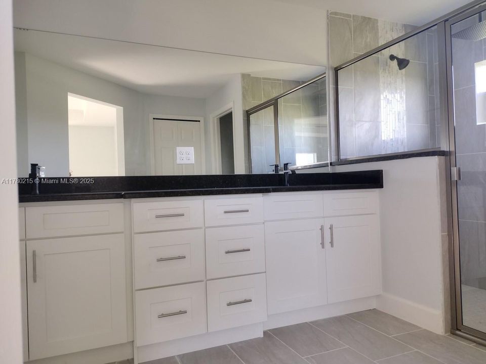 Recently Rented: $2,300 (4 beds, 2 baths, 0 Square Feet)