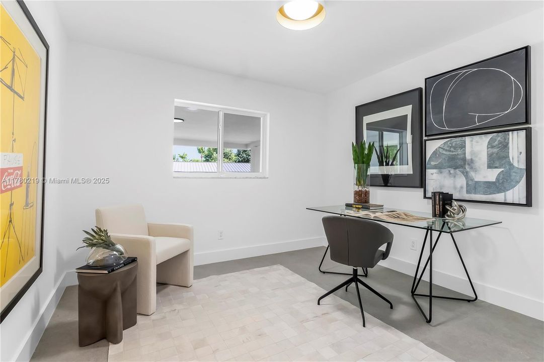 最近售出: $2,790,000 (5 贝兹, 3 浴室, 2774 平方英尺)