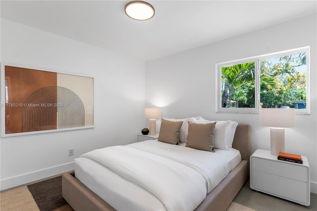 最近售出: $2,790,000 (5 贝兹, 3 浴室, 2774 平方英尺)