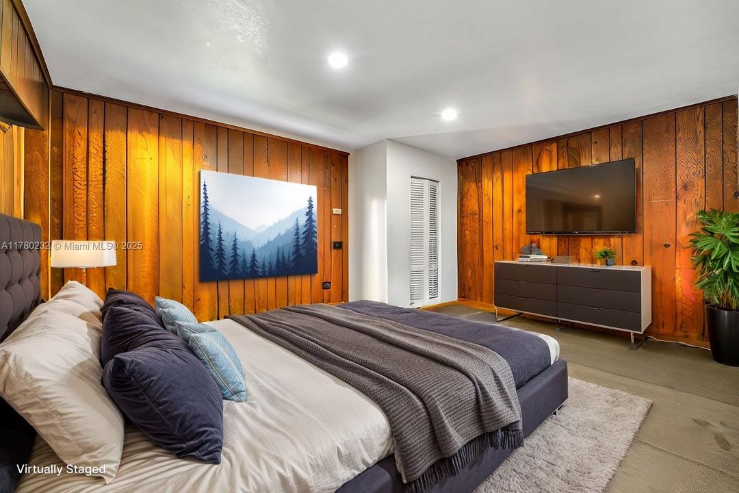 Recently Sold: $650,000 (4 beds, 2 baths, 1797 Square Feet)