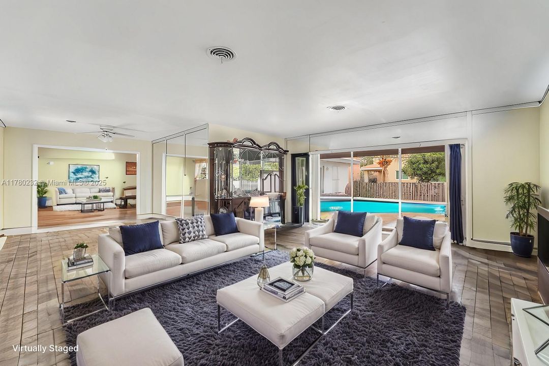 Recently Sold: $650,000 (4 beds, 2 baths, 1797 Square Feet)