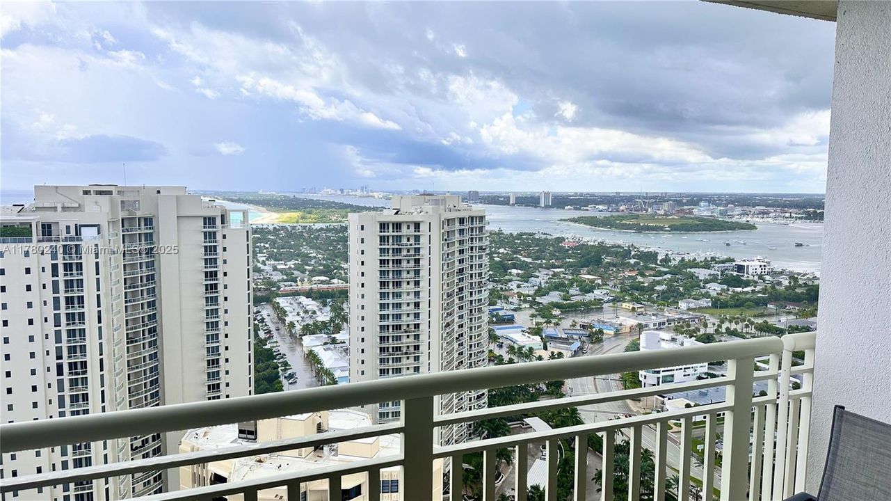 Под контрактом: $5,500 (1 спален, 1 ванн, 909 Квадратных фут)