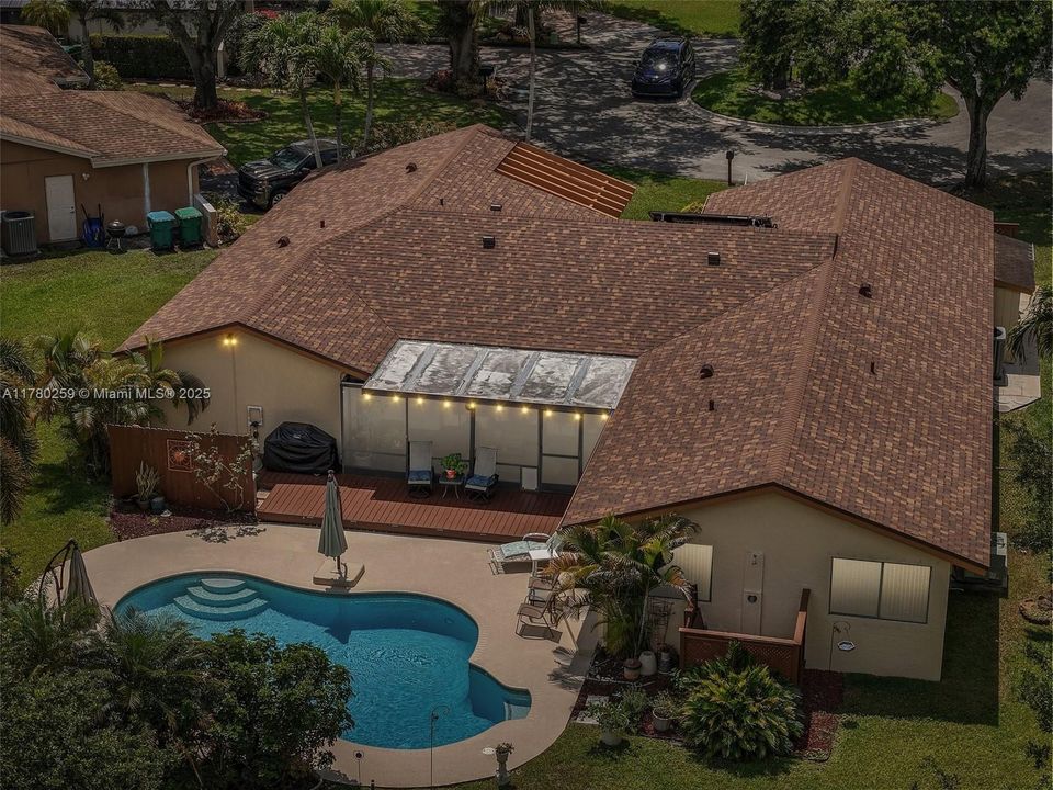 Recently Sold: $915,000 (4 beds, 3 baths, 2603 Square Feet)