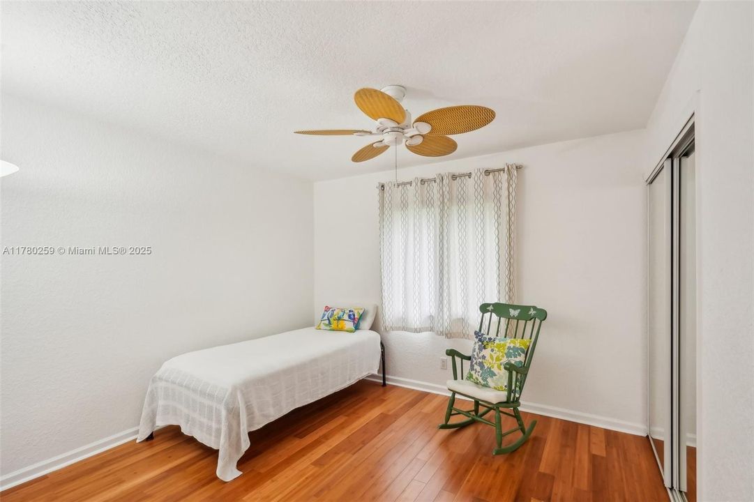 Recently Sold: $915,000 (4 beds, 3 baths, 2603 Square Feet)