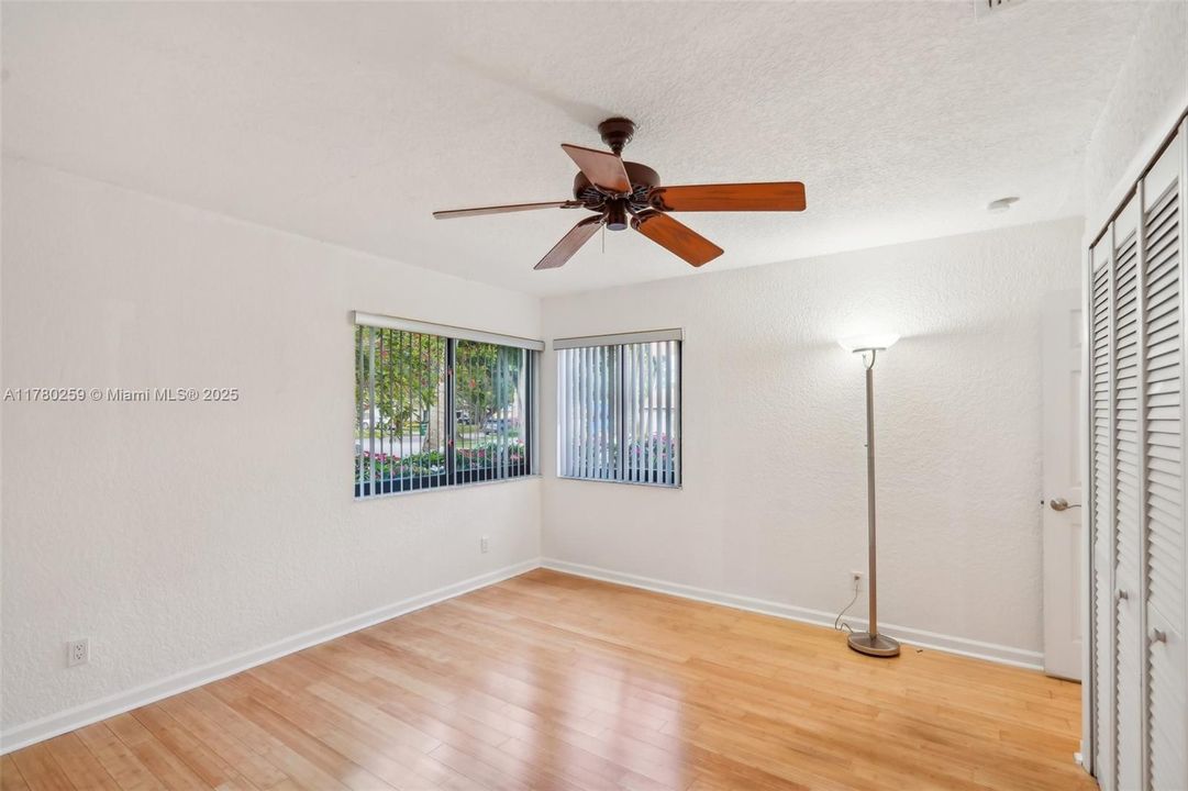 Recently Sold: $915,000 (4 beds, 3 baths, 2603 Square Feet)