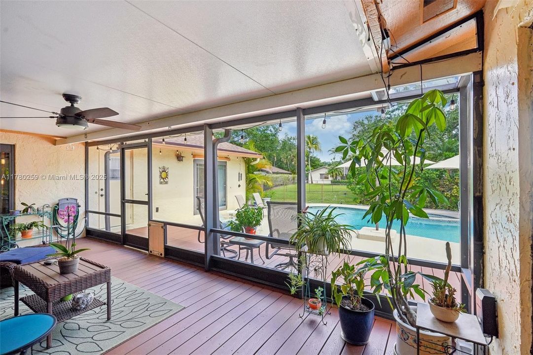 Recently Sold: $915,000 (4 beds, 3 baths, 2603 Square Feet)