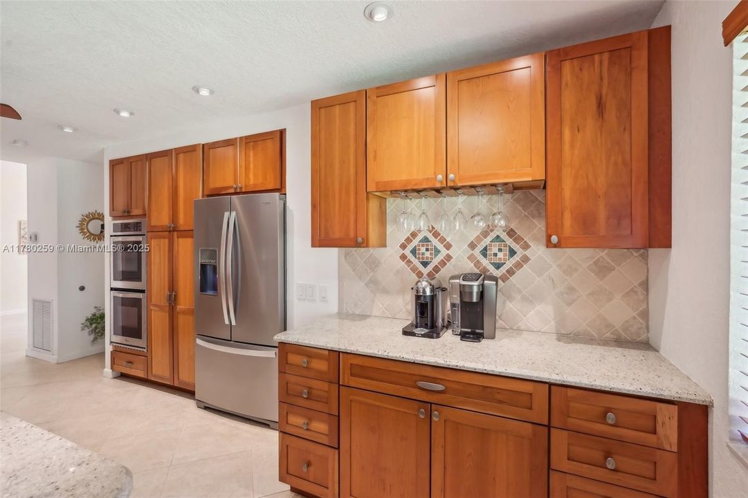 Recently Sold: $915,000 (4 beds, 3 baths, 2603 Square Feet)